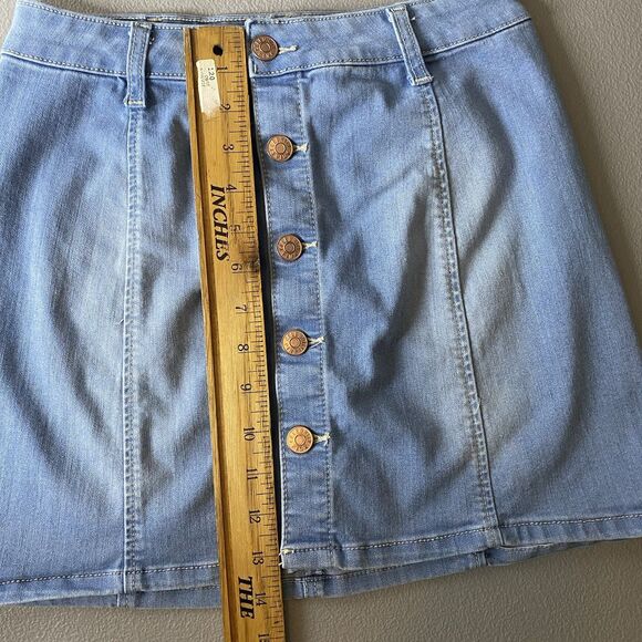CELEBRITY PINK Mini Skirt Denim Button Front Stretch Light Wash Womens 3 26 Blue - Picture 8 of 8